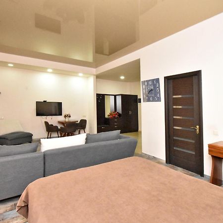 Yars Apartments Erevan Esterno foto